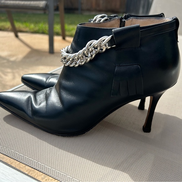 Manolo Blahnik black leather booties w/chain. Size 37.5 - Picture 15 of 15